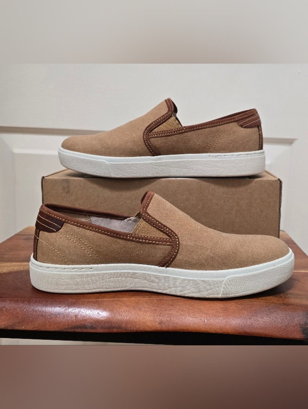 Timberland Men’s Slip-On Canvas Casual Shoes in Tan/Brown Size 7.5 Men